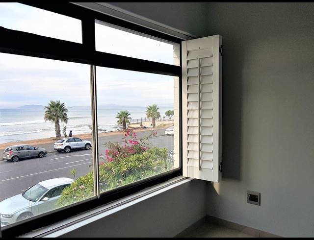 3 bed property to rent in MOUILLE POINT